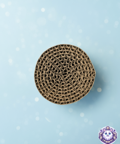 Vista cenital de la textura de cartón corrugado de un mini rascador para gato.