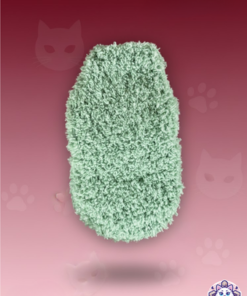 Suéter de lana verde para perro chiquito, vista inferior, mostrando el superior suave y el tejido.